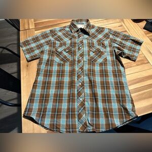 Wrangler men’s short sleeve shirt medium